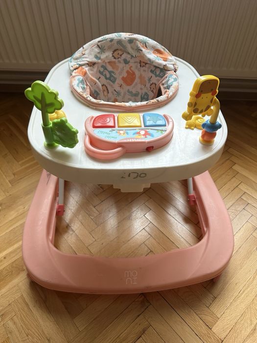 Проходилка  за момиче Moni