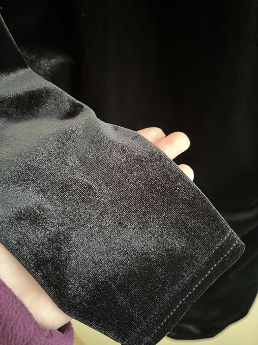 Набрана черна рокля