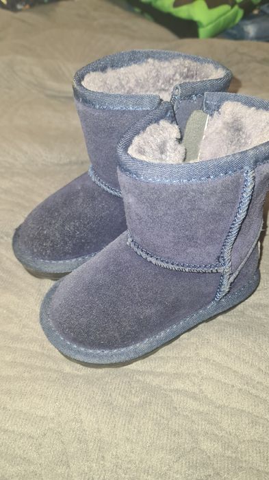 Продам детские ботинки зимние