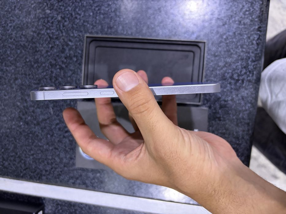 samsung s25 fe pamit 8.128g holati ideal karopka dak bor kamplekt