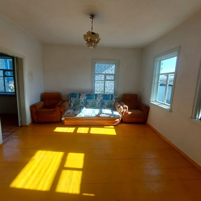 Продаётся дом в городе.