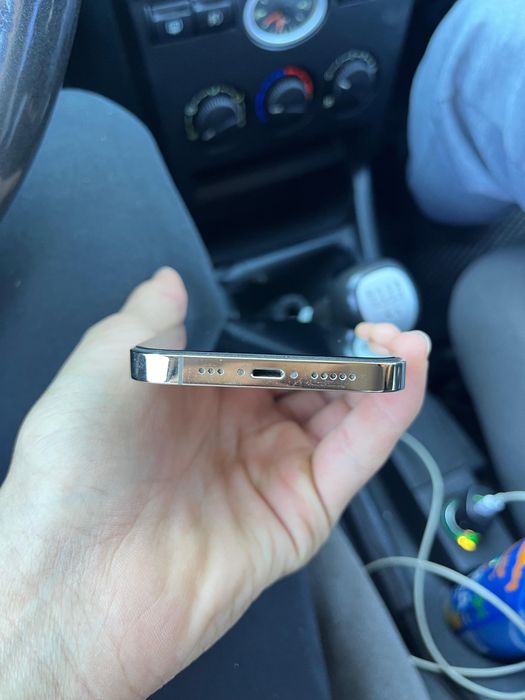 Продам Айфон 13про