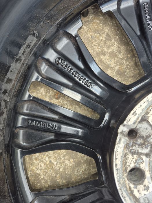 Jante originale Mercedes 17” A2134015100 ET40 + anvelope iarnă Firestone