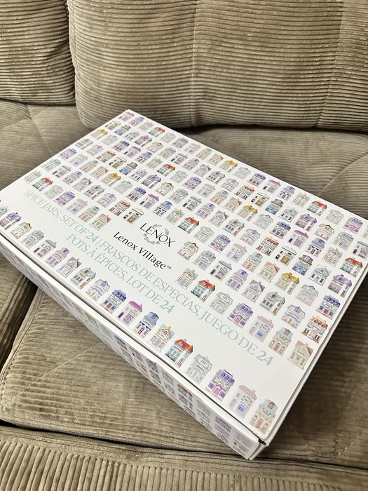 Продается новый , неиспользованный набор Lenox посуды для специй