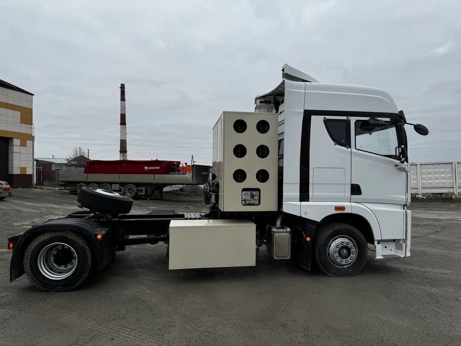 Акция нархида FAW JH6 4х2 янги тягачи