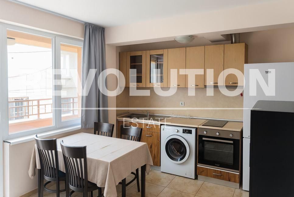 Дава се под наем Двустаен апартамент в Варна, Погреби - 58 кв.м за 375 € - Снимка #2