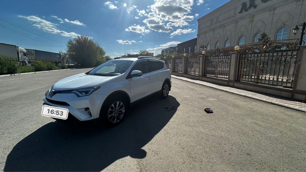 Продается Toyota RAV 4 (2018г/в)