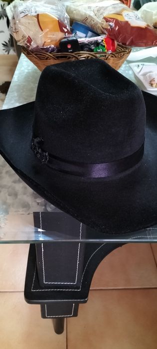 Vând pălărie originala
