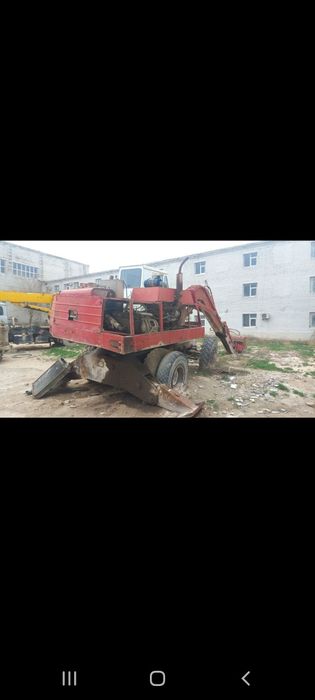 Экскаватор ЭО 3322 сотилади