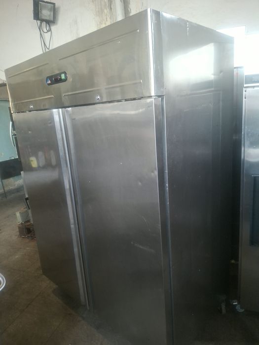 Хладилник професионален средно температурен