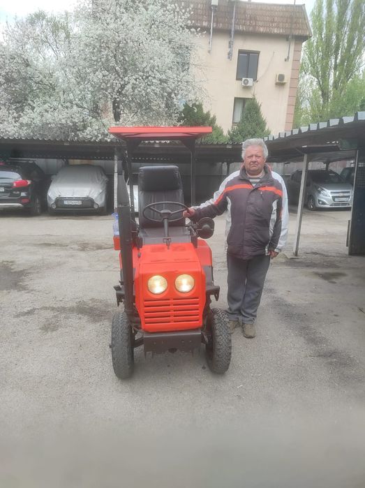 Мини. Трактор Кмз-012