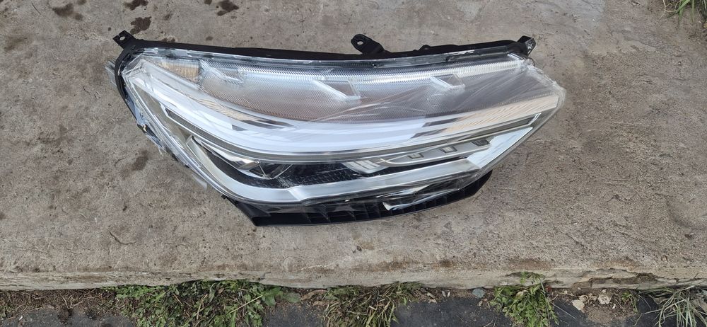 Продается правый фары на HAVAL M6