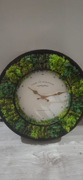 Стенен часовник със скандинавски мъх