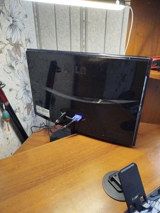 монитор LG 60гц 21.5 дюймов