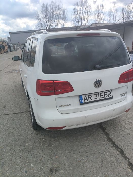 Vând Volkswagen Touran