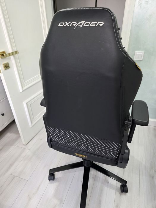 Кресло игровой DXRacer graft