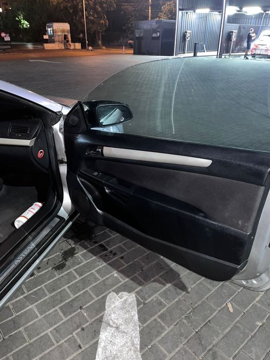 Opel astra H twintop 1.8 benzina-cabrio cu hardtop 140CP An 2007