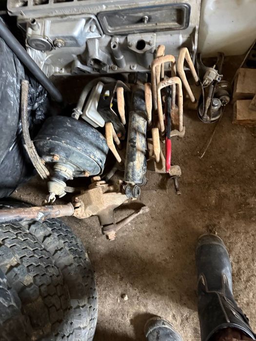 Продаеться запчасти на уаз