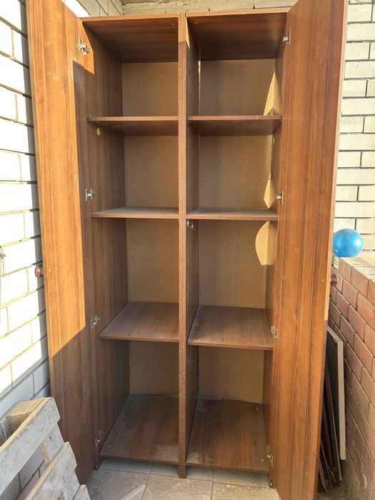 Шкаф , екі есікті, іші үлкен