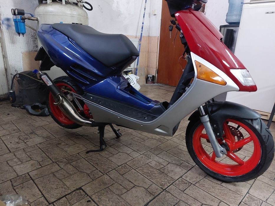 Vând Aprilia Sr1 50cc