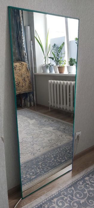Зеркало продается