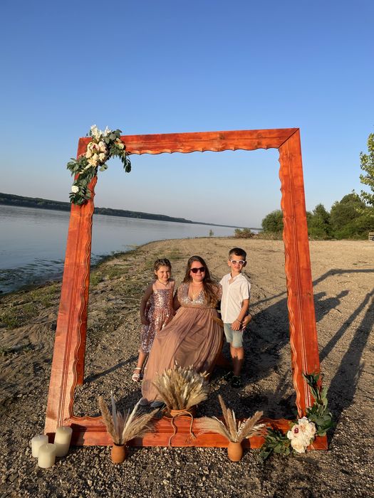 Дървена рамка за събития под наем