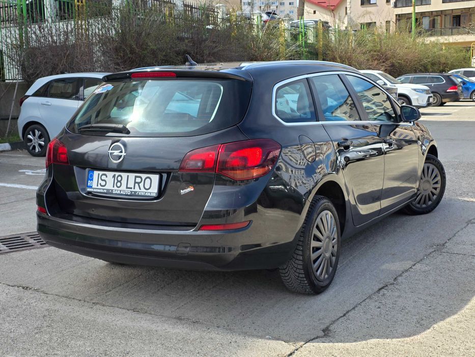 OPEL Astra 2011 — imagine 13