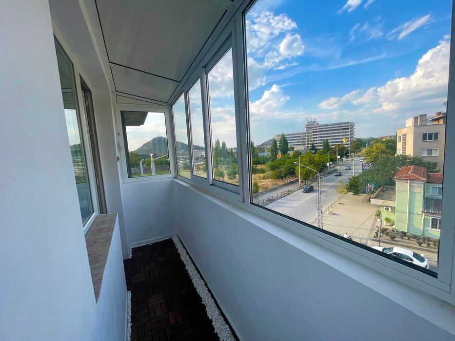 Продава се Тристаен апартамент в Пловдив, Кючук Париж - 65 кв.м за 1924 €/кв.м - Снимка #11