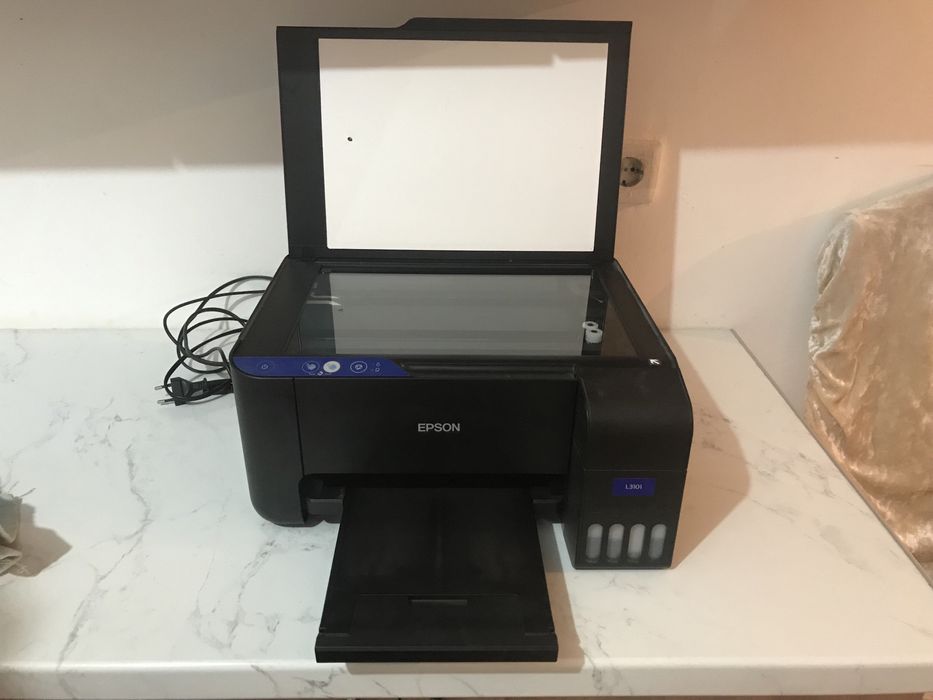 Принтер EPSON новая, только краска высохла