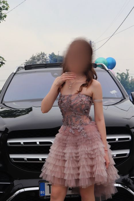 Бутикова бална рокля с ефектна пола