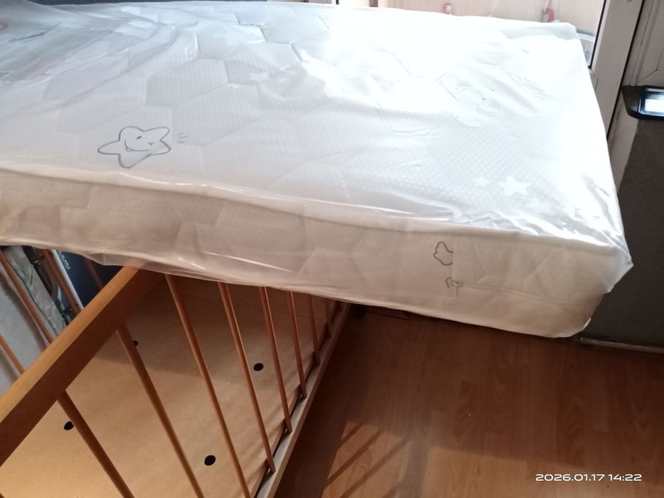 Детский манеж из дерева полированный