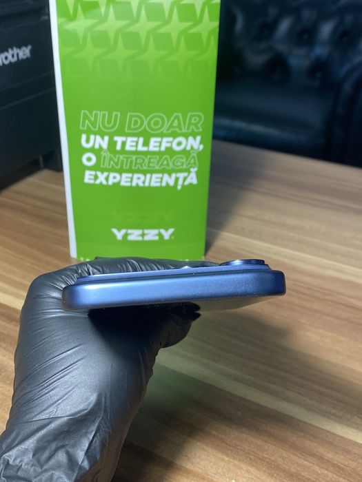 iPhone 17 Pro Max • 512 GB • Deep Blue