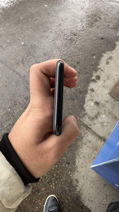 Iphone Se 2 sotiladi