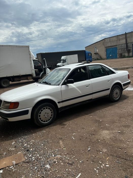 продам ауди 100 с4