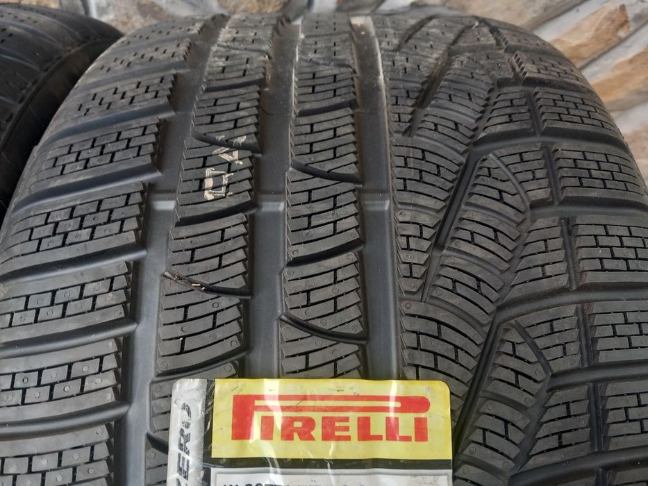 Чисто нови гуми 19цола Pirelli-sottozero-295/35/19.зимни.2016година.