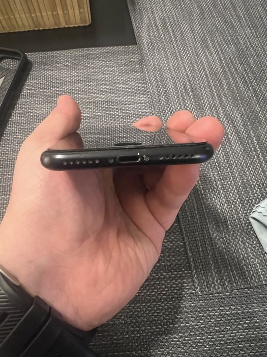 IPhone SE 3 , 128 gb