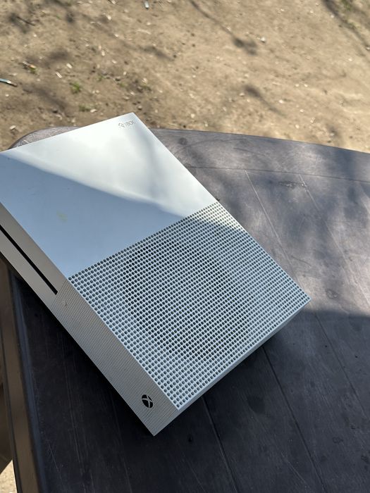 Xbox one s 500GB !!