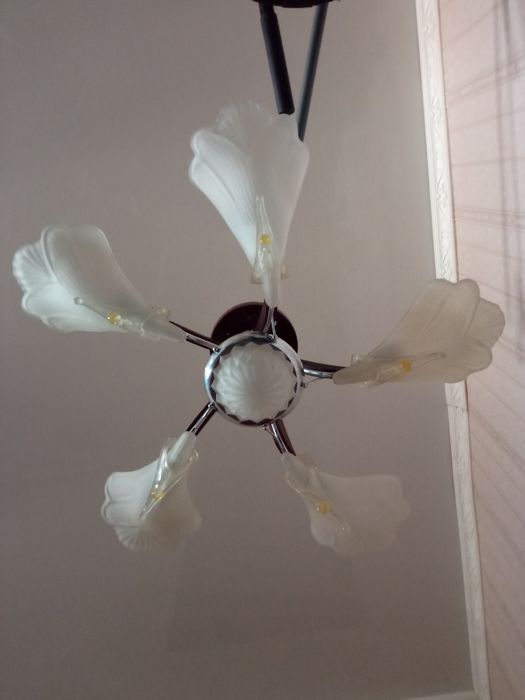 Красивая люстра ..