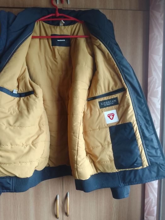 Vând geaca Toamnă Iarnă