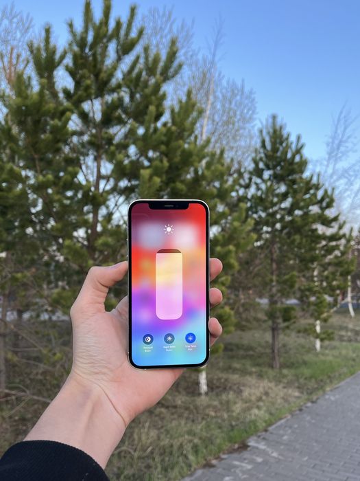 Продам срочно iPhone 12 Pro 256gb