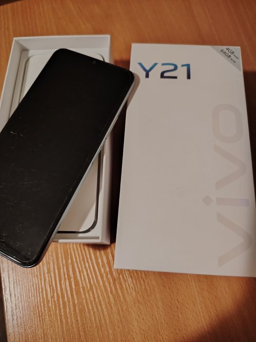 Продам смартфон Vivo Y21