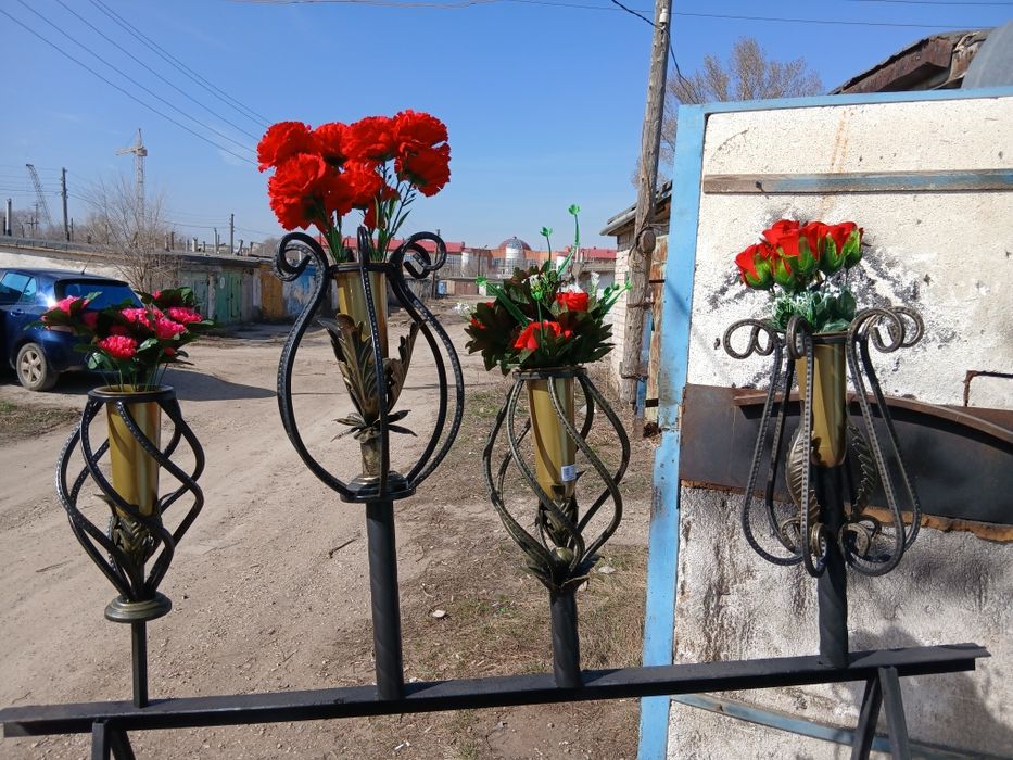 Продам ритуальные вазы