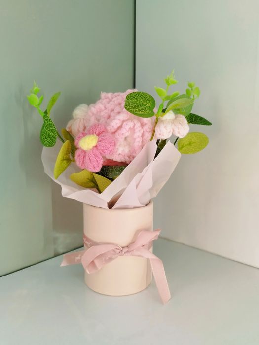 Продам вязаные букетики