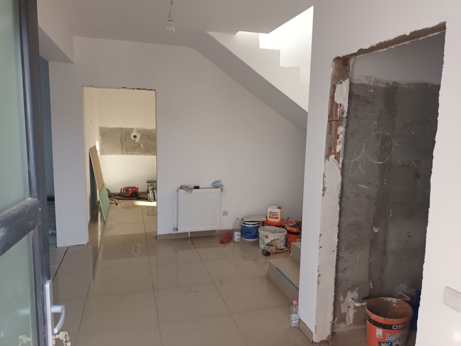 Proprietar vand casa