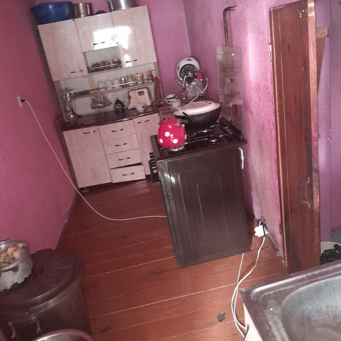 Uy sotiladi 4 xona Kuchlukda