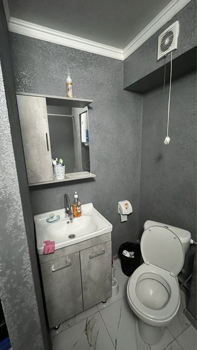 Продам 2-ух  комнатную квартиру.