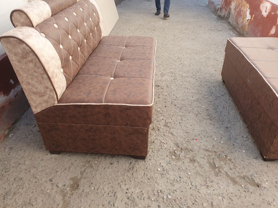 Assalomu alekum  4ta tayyor divan bor narxini keliwamz razmeri 120