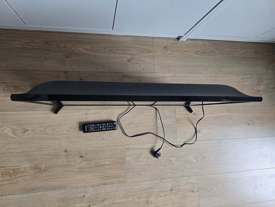 Vând televizor Samsung UE32N4000AK, diagonală 32" (80 cm)