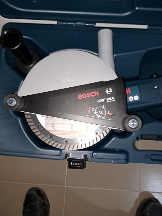 Правене на канали за кабели и тръби Ямбол.Правене на дупки с боркорона