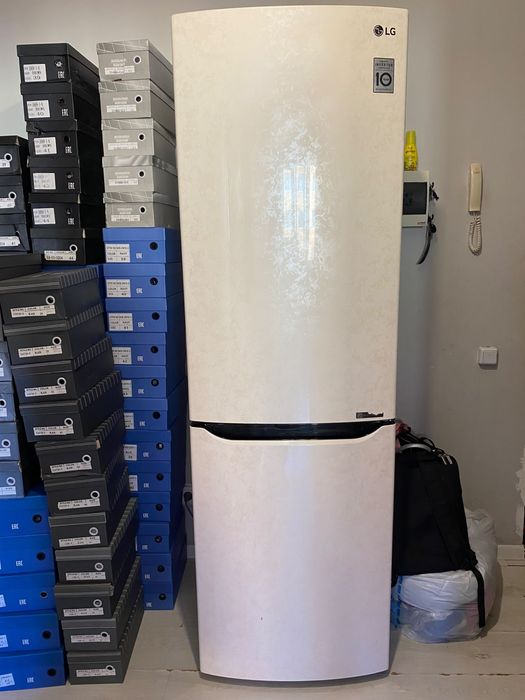 Продаю холодильник марки LG NO FROST